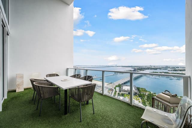 1040 Biscayne Boulevard # 4202, Miami FL 33132 - Miami, FL - Photo 2
