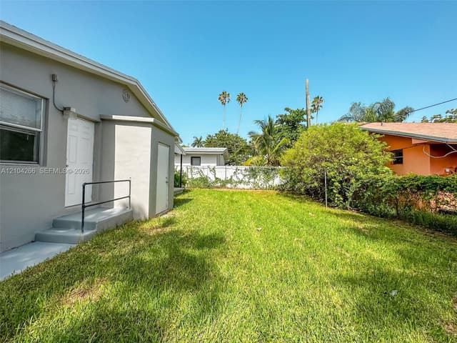 250 NW 82nd Ter, Miami FL 33150 - Miami, FL - Photo 4