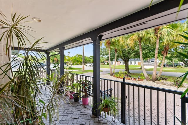 1121 SW 75th Ave, Plantation FL 33317 - Plantation, FL - Photo 7