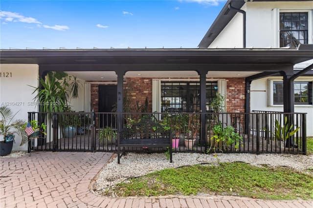 1121 SW 75th Ave, Plantation FL 33317 - Plantation, FL - Photo 5