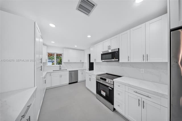 222 SW 58th Ave, Plantation FL 33317 - Plantation, FL - Photo 3