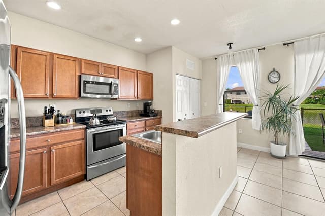 4244 SW 164TH Court, Miami FL 33185 - Miami, FL - Photo 7