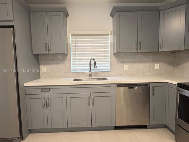 5911 SW 62nd Ter, South Miami FL 33143 - South Miami, FL - Photo 6