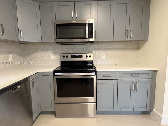 5911 SW 62nd Ter, South Miami FL 33143 - South Miami, FL - Photo 3