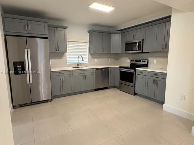 5911 SW 62nd Ter, South Miami FL 33143 - South Miami, FL - Photo 5