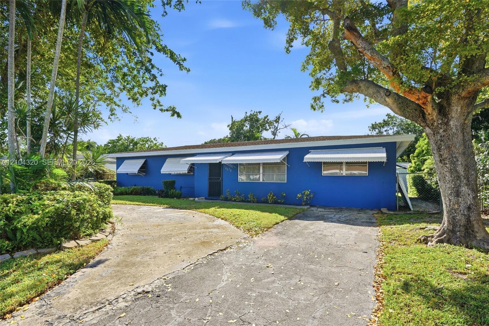 18210 NW 5th Ave, Miami Gardens FL 33169 - Miami Gardens, FL - Photo 1