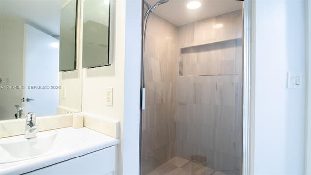 16425 Collins Ave # 1215, Sunny Isles Beach FL 33160 - Sunny Isles Beach, FL - Photo 4