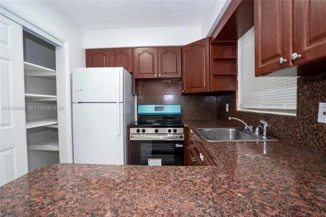5270 SW 90th Way, Cooper City FL 33328 - Cooper City, FL - Photo 3