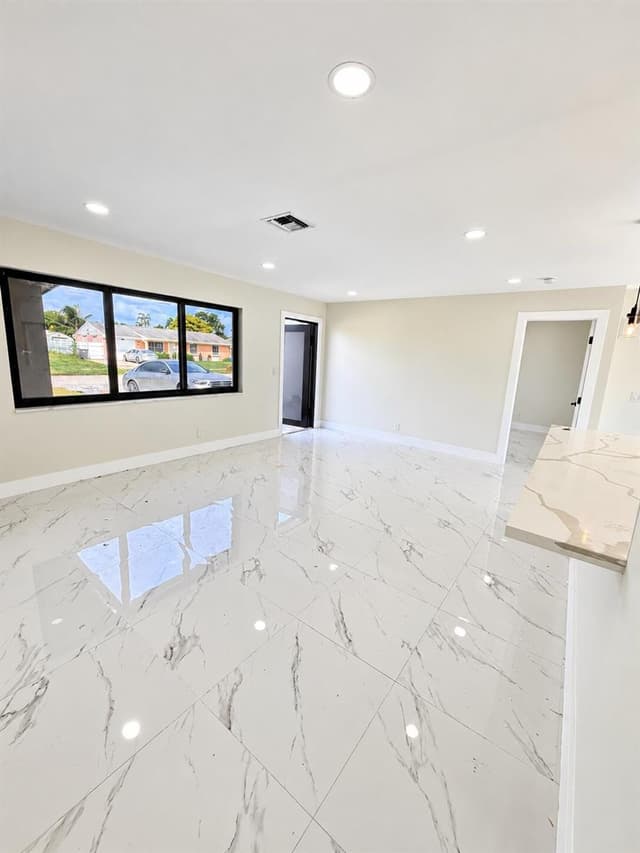 4922 ROYAL S, West Palm Beach FL 33415 - West Palm Beach, FL - Photo 3