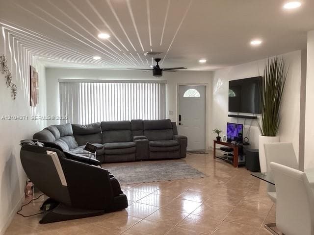 2101 N 57th Ter, Hollywood FL 33021 - Hollywood, FL - Photo 5