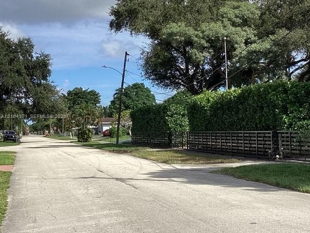 2101 N 57th Ter, Hollywood FL 33021 - Hollywood, FL - Photo 4