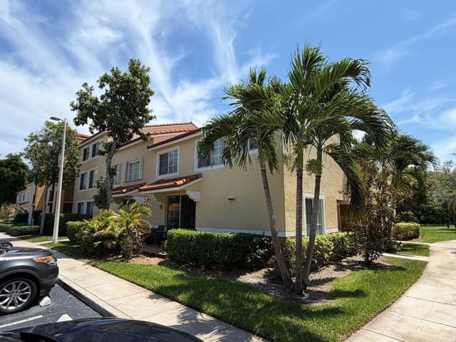 123 Yacht Club Way # 111, Hypoluxo FL 33462 - Hypoluxo, FL - Photo 3