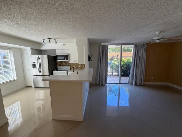 123 Yacht Club Way # 111, Hypoluxo FL 33462 - Hypoluxo, FL - Photo 5