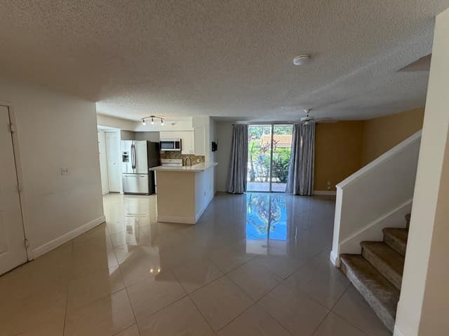 123 Yacht Club Way # 111, Hypoluxo FL 33462 - Hypoluxo, FL - Photo 4