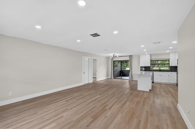 8213 ROSE MARIE Avenue W, Boynton Beach FL 33472 - Boynton Beach, FL - Photo 4