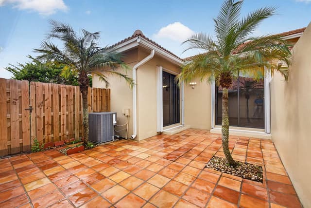 287 OLD MEADOW Way, Palm Beach Gardens FL 33418 - Palm Beach Gardens, FL - Photo 3