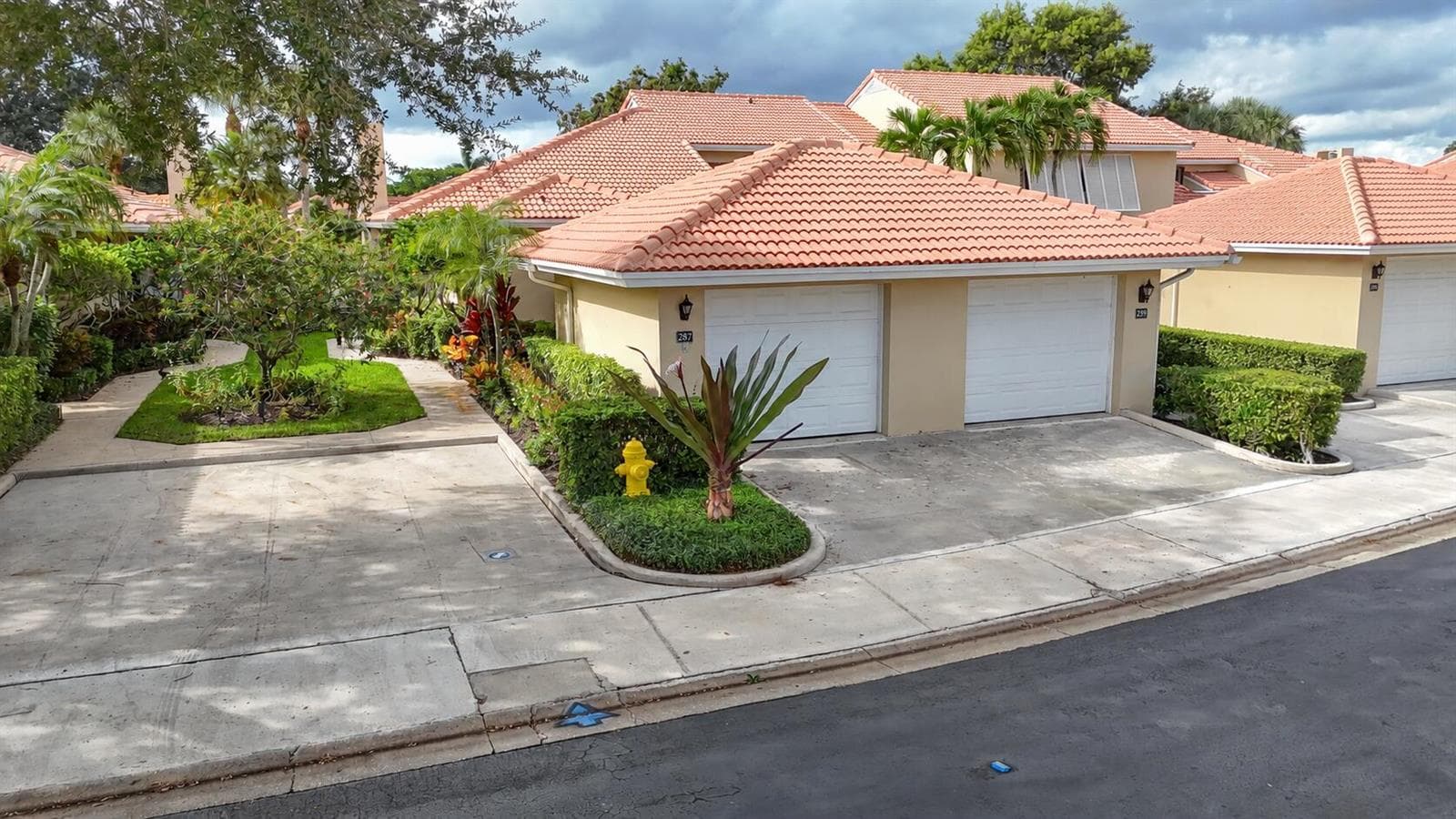 287 OLD MEADOW Way, Palm Beach Gardens FL 33418 - Palm Beach Gardens, FL - Photo 1
