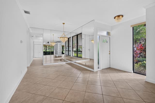 287 OLD MEADOW Way, Palm Beach Gardens FL 33418 - Palm Beach Gardens, FL - Photo 4