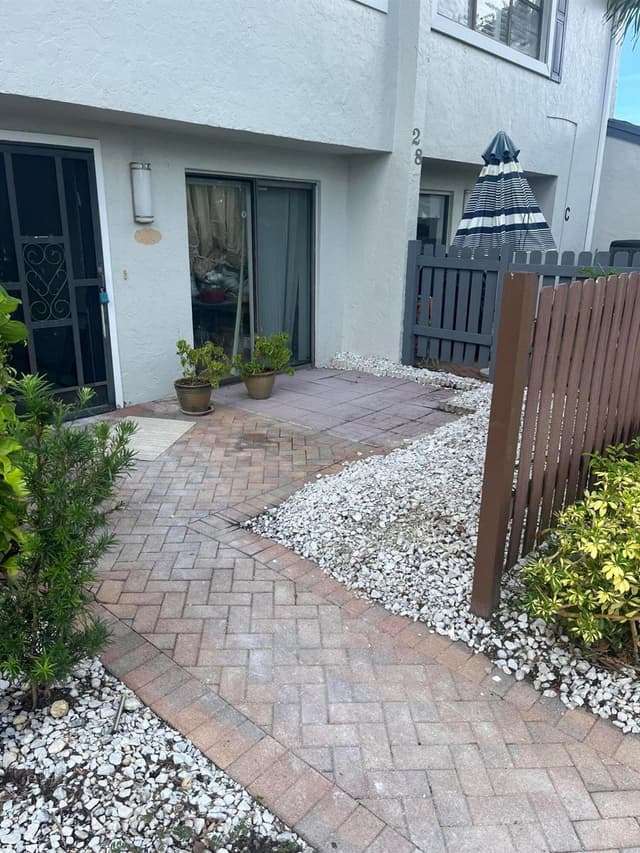 28 SOUTHPORT Lane # B, Boynton Beach FL 33436 - Boynton Beach, FL - Photo 2