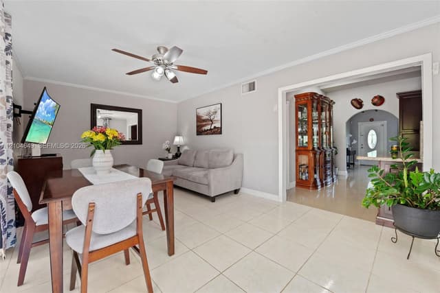 911 SW 51st Ave, Plantation FL 33317 - Plantation, FL - Photo 7