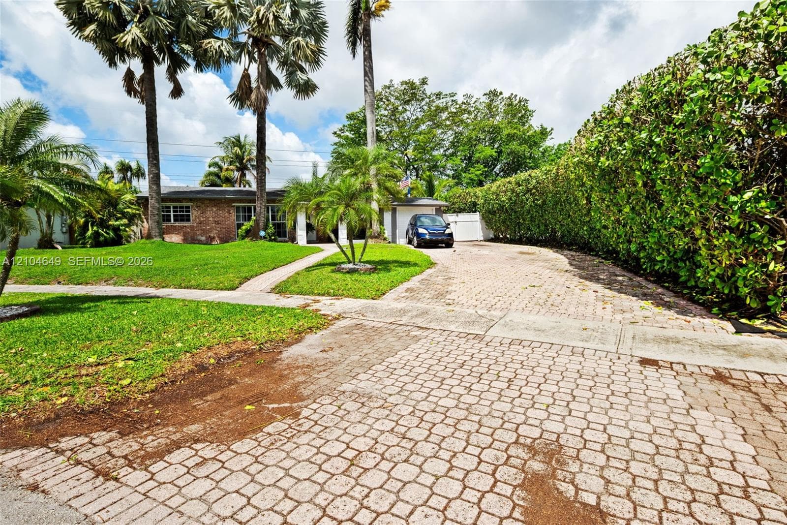 911 SW 51st Ave, Plantation FL 33317 - Plantation, FL - Photo 1