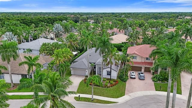 2390 Pheasant Ln, Weston FL 33327 - Weston, FL - Photo 2