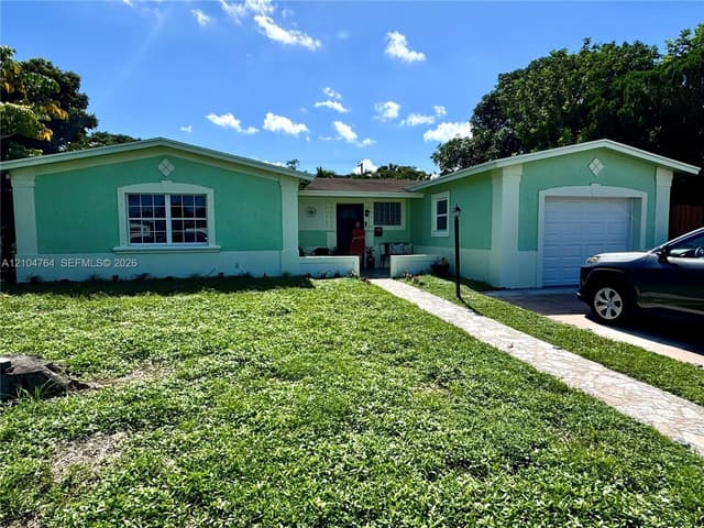 6472 SW 10th Ct, North Lauderdale FL 33068 - North Lauderdale, FL - Photo 2