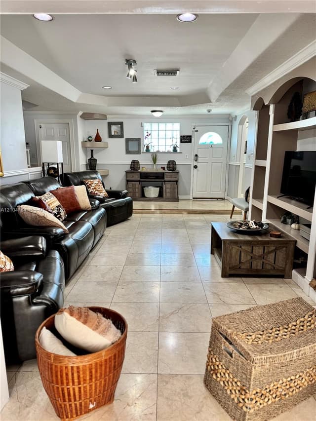 6472 SW 10th Ct, North Lauderdale FL 33068 - North Lauderdale, FL - Photo 6