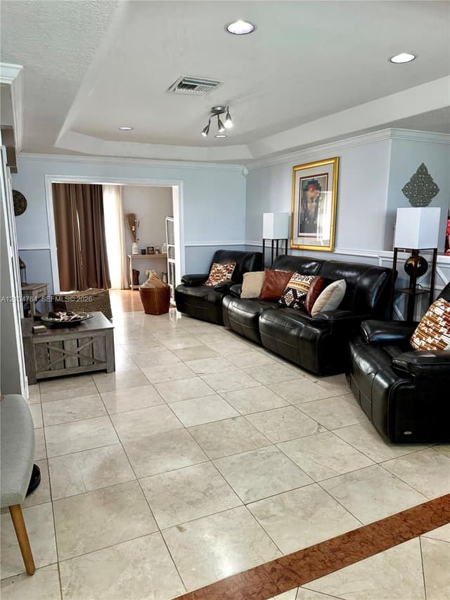 6472 SW 10th Ct, North Lauderdale FL 33068 - North Lauderdale, FL - Photo 5