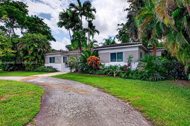 1020 NE 107th St, Miami Shores FL 33161 - Miami Shores, FL - Photo 2