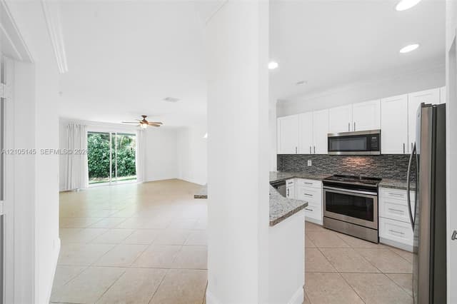 1058 Golden Cane Dr, Weston FL 33327 - Weston, FL - Photo 6