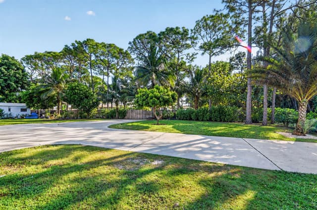 8895 Palomino Drive, Lake Worth FL 33467 - Lake Worth, FL - Photo 6