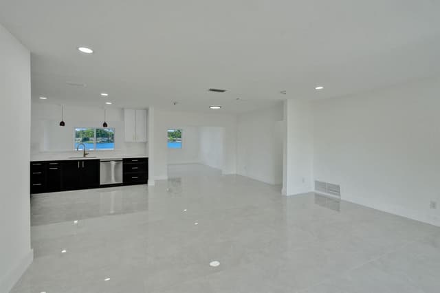 8351 NW 19TH Street, Pembroke Pines FL 33024 - Pembroke Pines, FL - Photo 4
