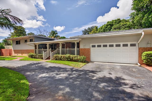 291 SW 60TH Avenue, Plantation FL 33317 - Plantation, FL - Photo 2