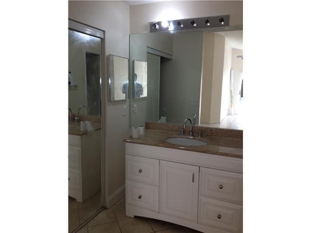 1307 E Glen Oak Road, North Lauderdale FL 33068 - North Lauderdale, FL - Photo 2