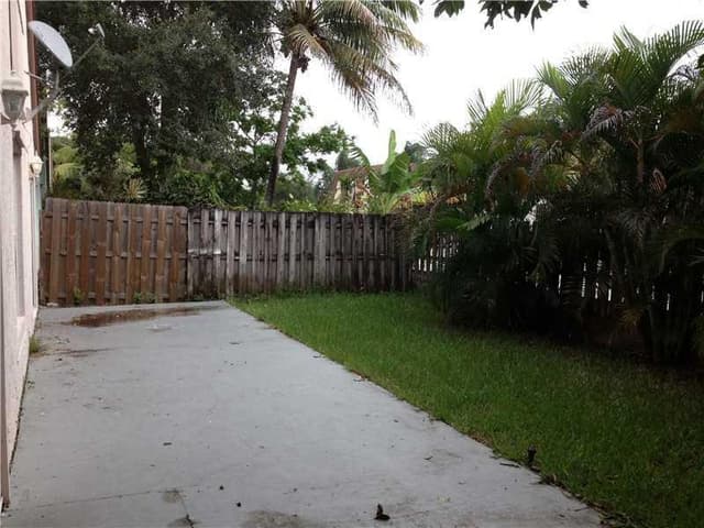 1307 E Glen Oak Road, North Lauderdale FL 33068 - North Lauderdale, FL - Photo 6