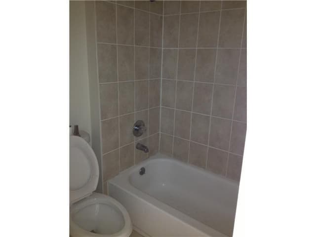 1307 E Glen Oak Road, North Lauderdale FL 33068 - North Lauderdale, FL - Photo 3