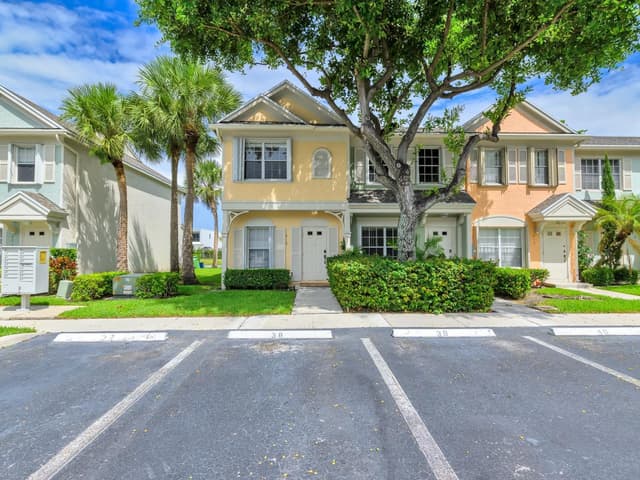 219 Mallory Court, Weston FL 33326 - Weston, FL - Photo 2