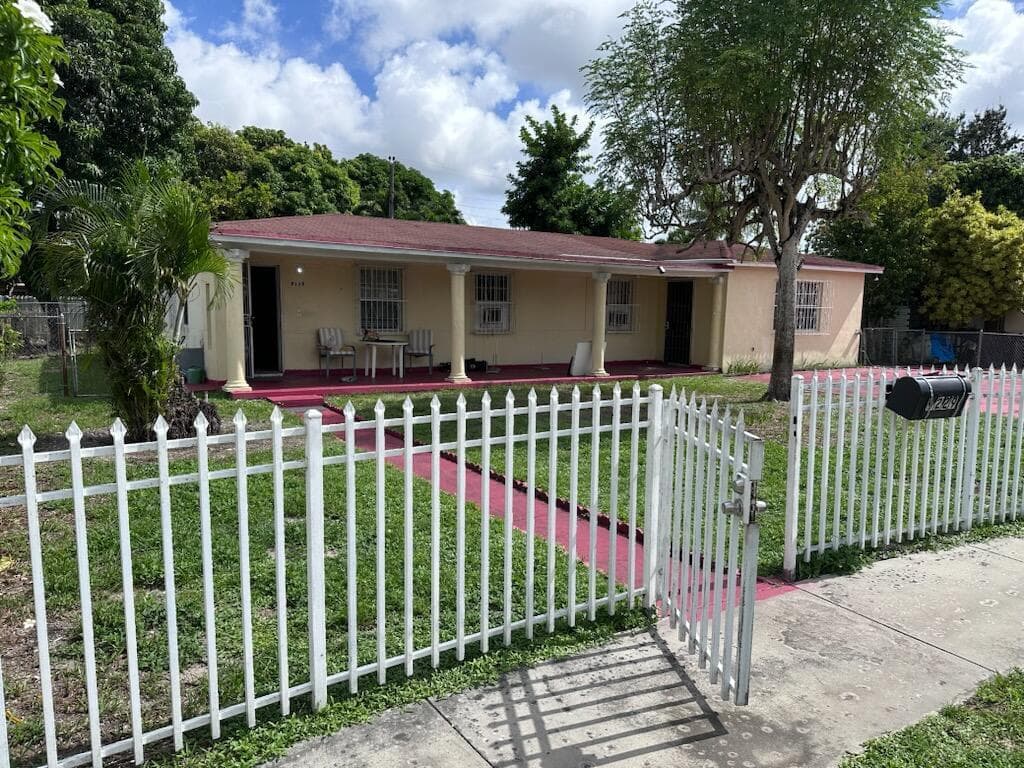9229 NW 33RD AVE Road, Miami FL 33147