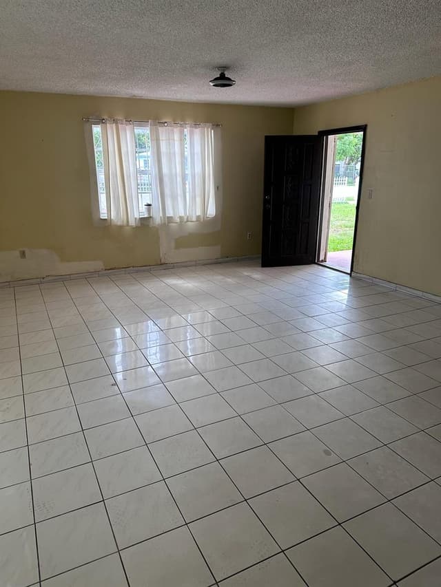 9229 NW 33RD AVE Road, Miami FL 33147 - Miami, FL - Photo 5