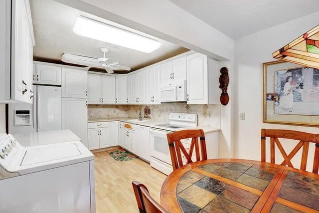 14 Westgate Lane # 14D, Boynton Beach FL 33436 - Boynton Beach, FL - Photo 2
