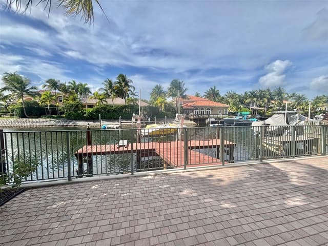 1141 Waterside Ln, Hollywood FL 33019 - Hollywood, FL - Photo 2