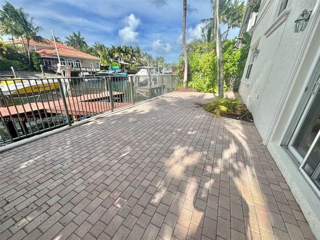 1141 Waterside Ln, Hollywood FL 33019 - Hollywood, FL - Photo 3