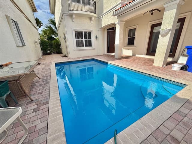 1141 Waterside Ln, Hollywood FL 33019 - Hollywood, FL - Photo 4