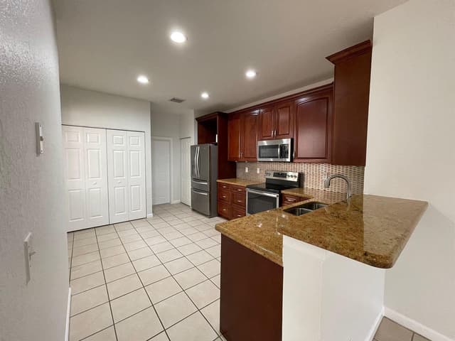 4158 FOREST Drive, Weston FL 33332 - Weston, FL - Photo 6