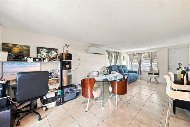 766 NW 42nd St, Oakland Park FL 33309 - Oakland Park, FL - Photo 5