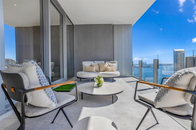 300 Biscayne Boulevard Way # 3002E, Miami FL 33131 - Miami, FL - Photo 6