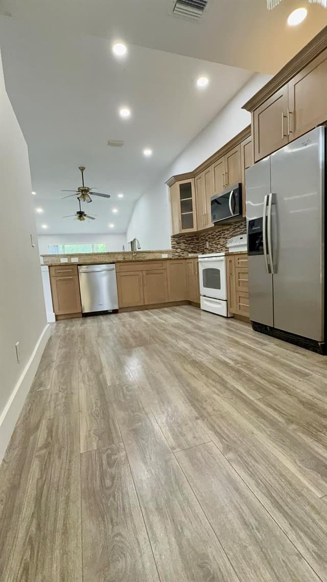 3031 CASA RIO Court, Riviera Beach FL 33418 - Riviera Beach, FL - Photo 4