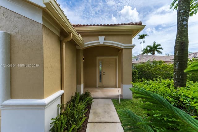 297 Conservation Dr, Weston FL 33327 - Weston, FL - Photo 3