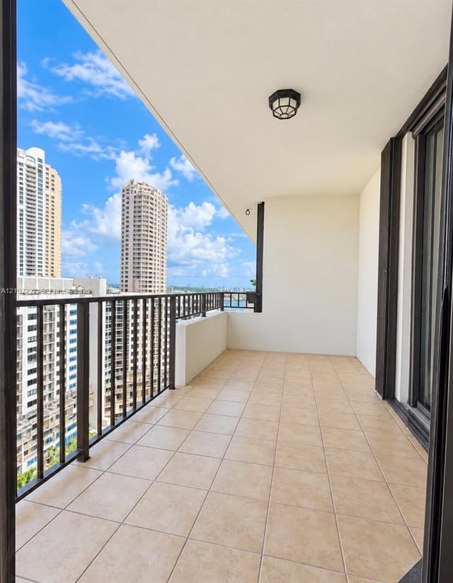 520 Brickell Key Dr # A2012, Miami FL 33131 - Miami, FL - Photo 4